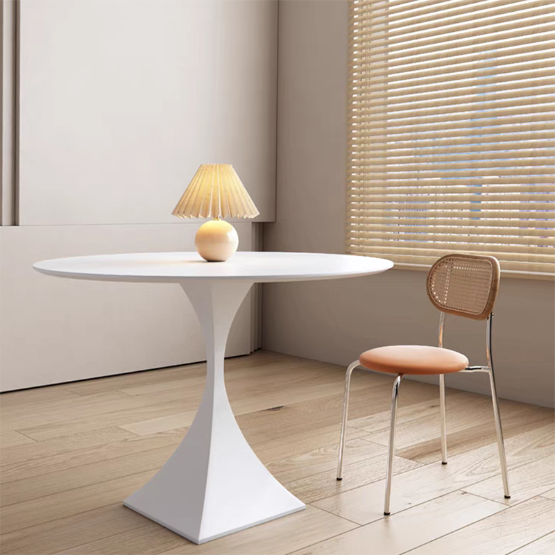 TETRAG Round Dining Table