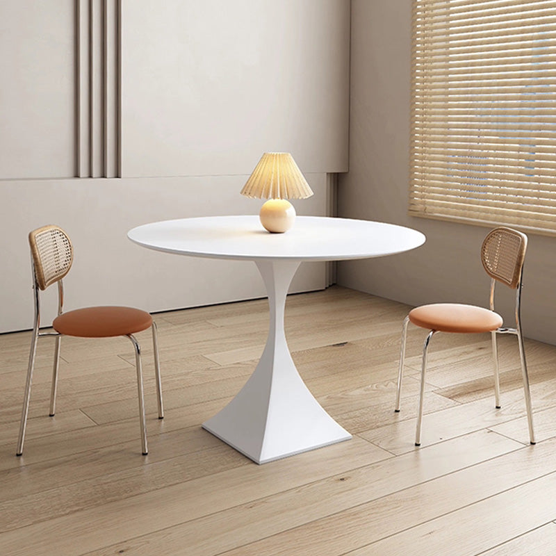 TETRAG Round Dining Table