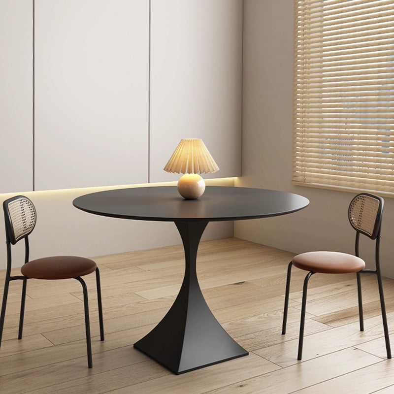 TETRAG Round Dining Table