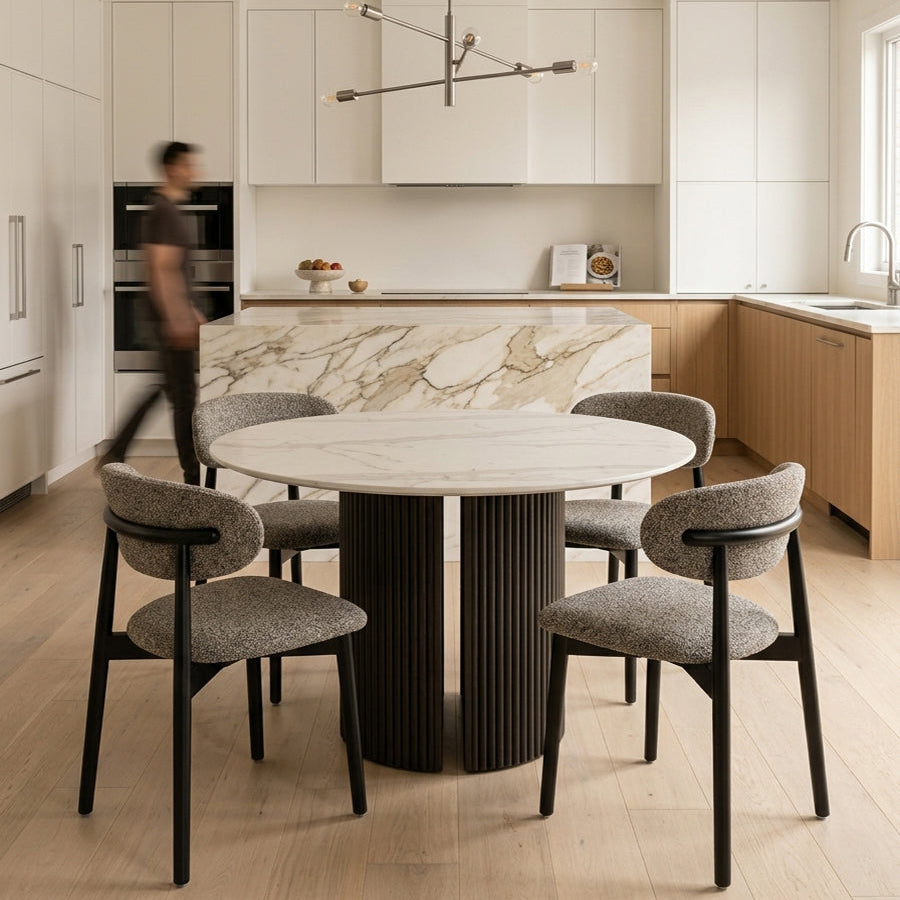 PILASTRA Modern Round or Racetrack-shaped Dining Table with Fluted Oak Base